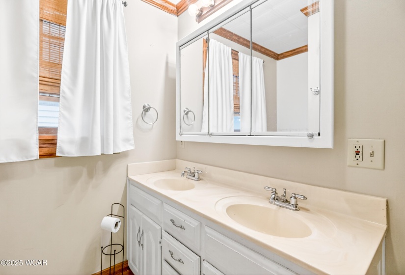 201 E Pearl, Wapak-30