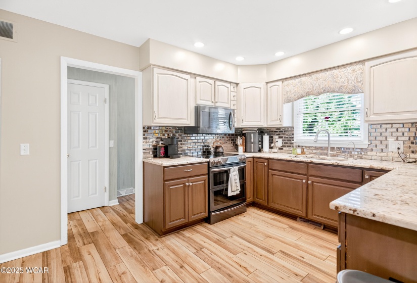 1317 Pinetree Court, Sidney, Ohio, 3 Bedrooms Bedrooms, ,2 BathroomsBathrooms,Residential,For Sale,Pinetree,308048