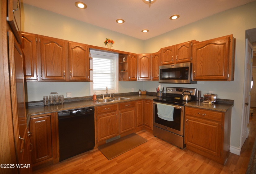 208 Court Street, Wapakoneta, Ohio, 3 Bedrooms Bedrooms, ,2 BathroomsBathrooms,Residential,For Sale,Court,308053