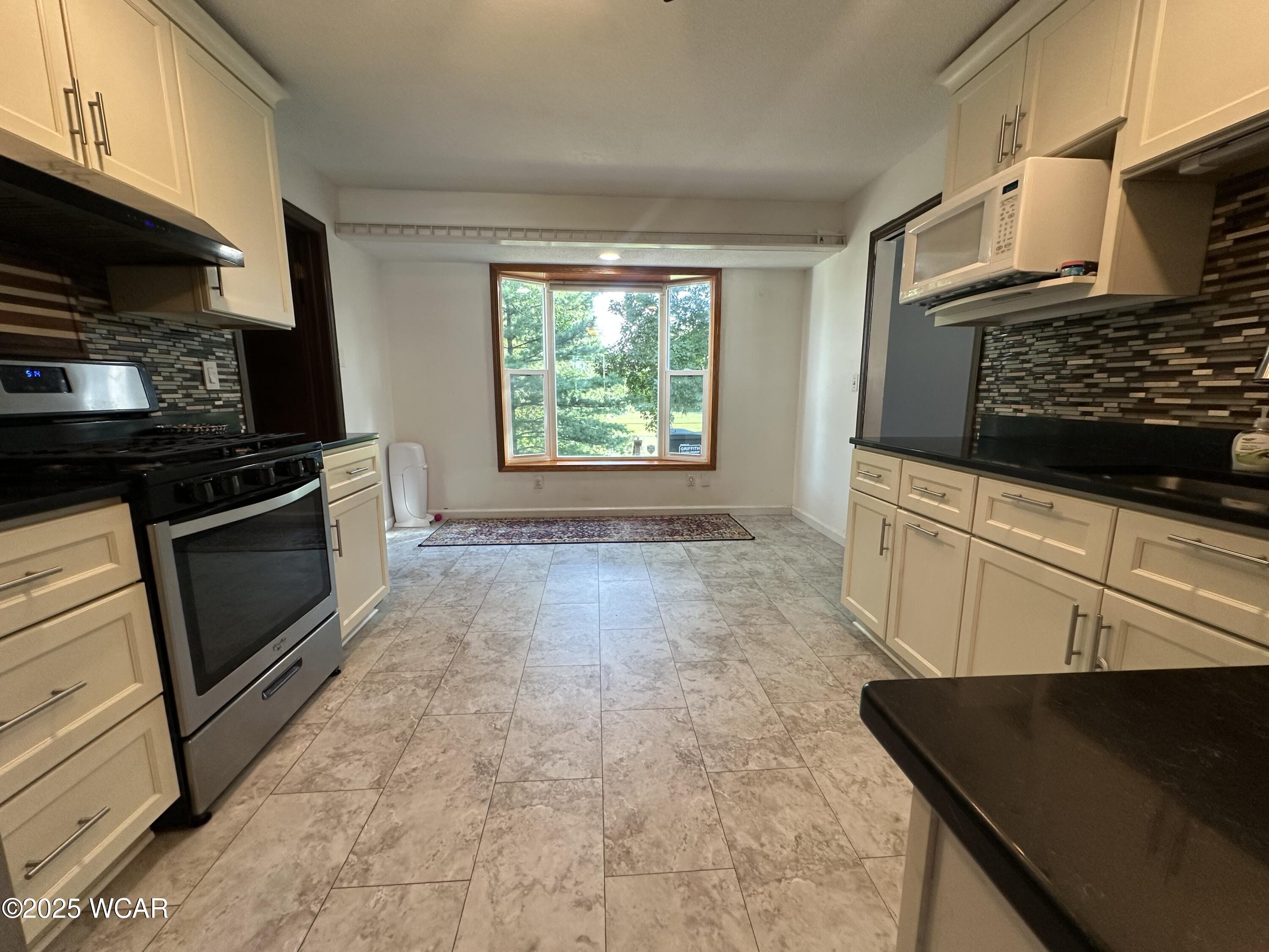 136 Valley Way, Lima, Ohio