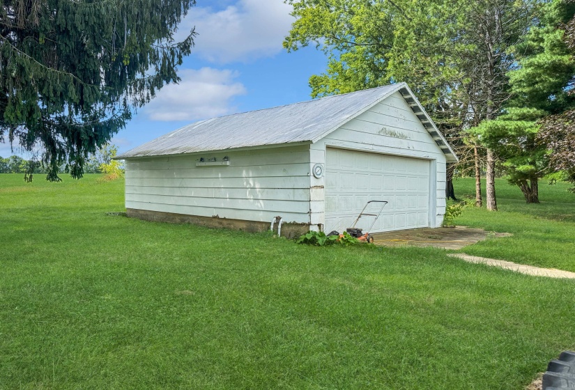 Detached Garage