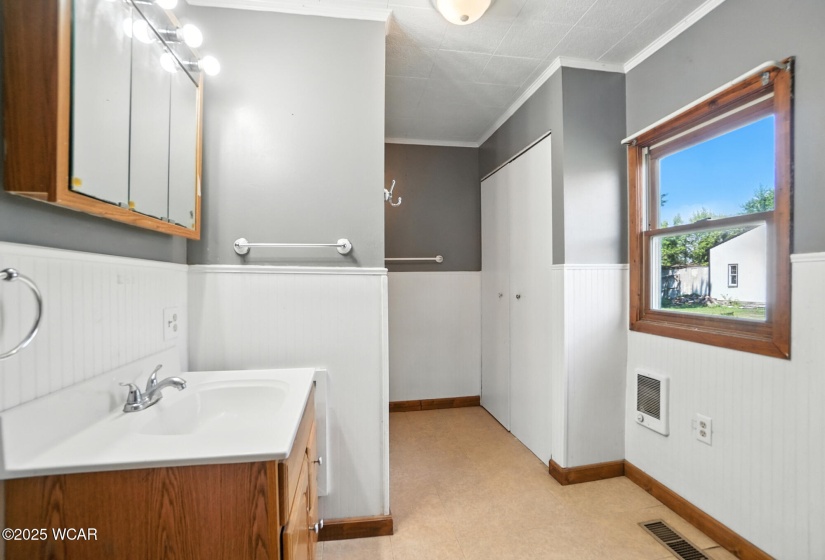 1435 Main Street, Delphos, Ohio, 2 Bedrooms Bedrooms, ,1 BathroomBathrooms,Residential,For Sale,Main,308060