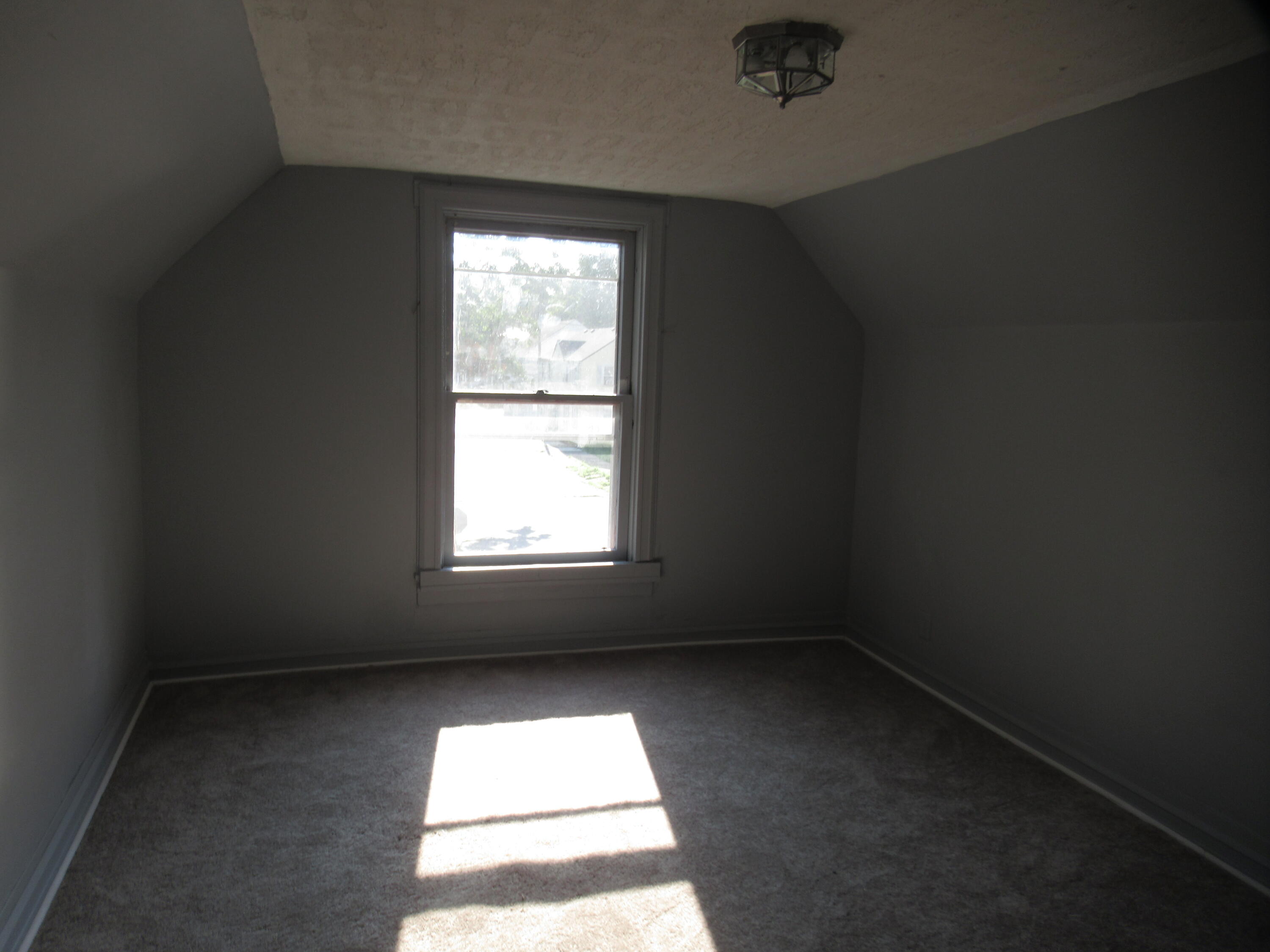 330 11th Street, Richmond, Indiana 47374