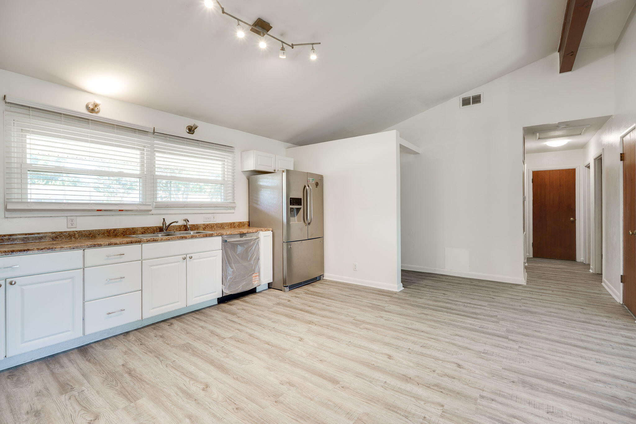 1527 Sussex Road, Troy, Ohio 45373