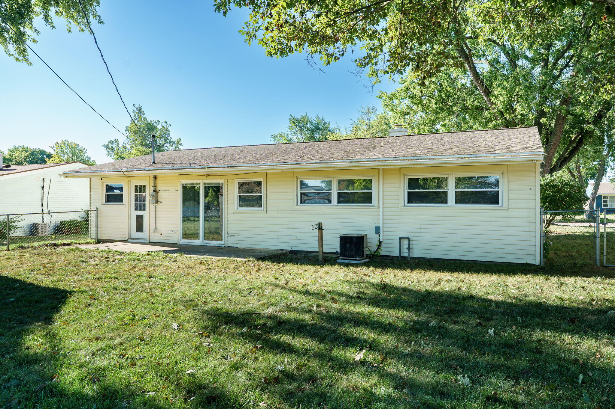 1527 Sussex Road, Troy, Ohio 45373