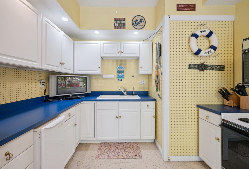 74-4333-Marin-Woods-Unit-E-Port-Clinton-