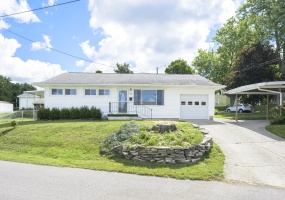 300 Stanley Street, Bellefontaine, Ohio 43311, 3 Bedrooms Bedrooms, ,1 BathroomBathrooms,Residential,For Sale,Stanley,1040977