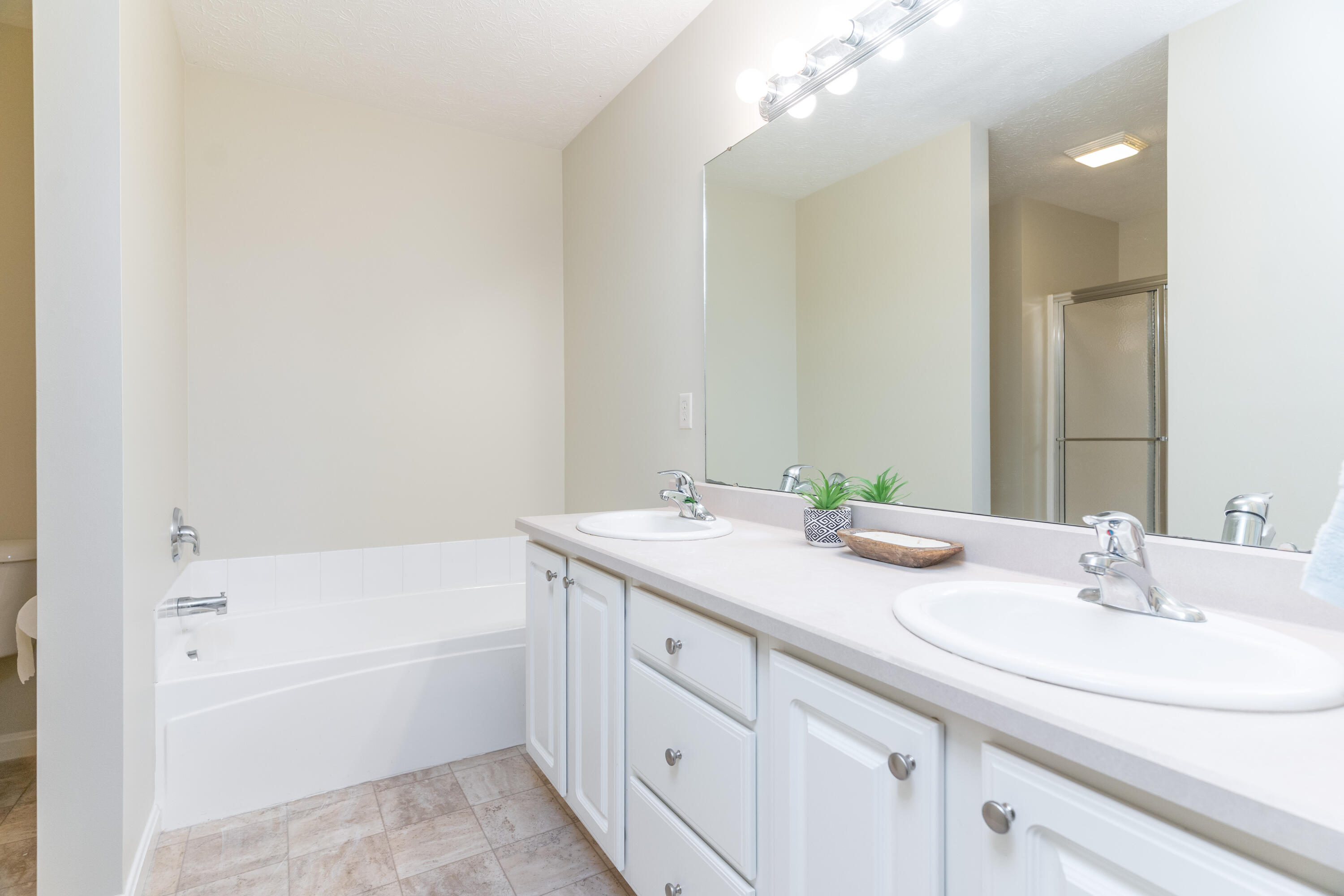 2204 Navajo Trail, Piqua, Ohio 45356