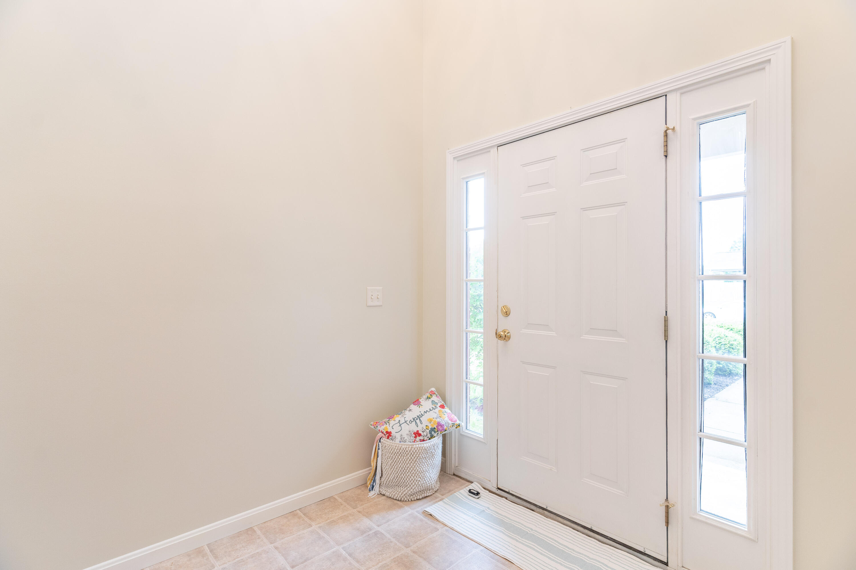 2204 Navajo Trail, Piqua, Ohio 45356