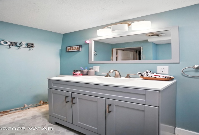 221 Oak Street, Harrod, Ohio, 3 Bedrooms Bedrooms, ,1 BathroomBathrooms,Residential,For Sale,Oak,308083