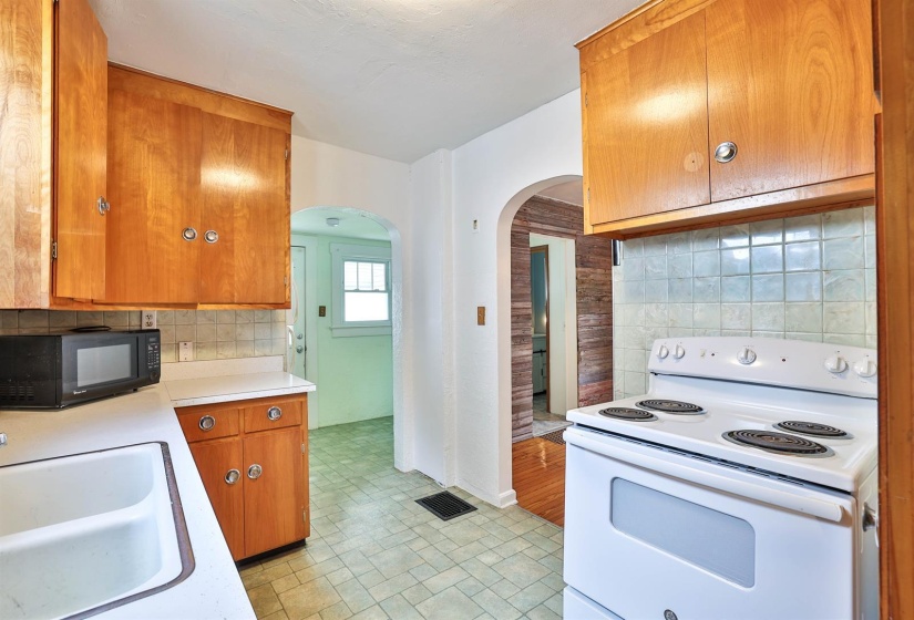 24-Kitchen-3