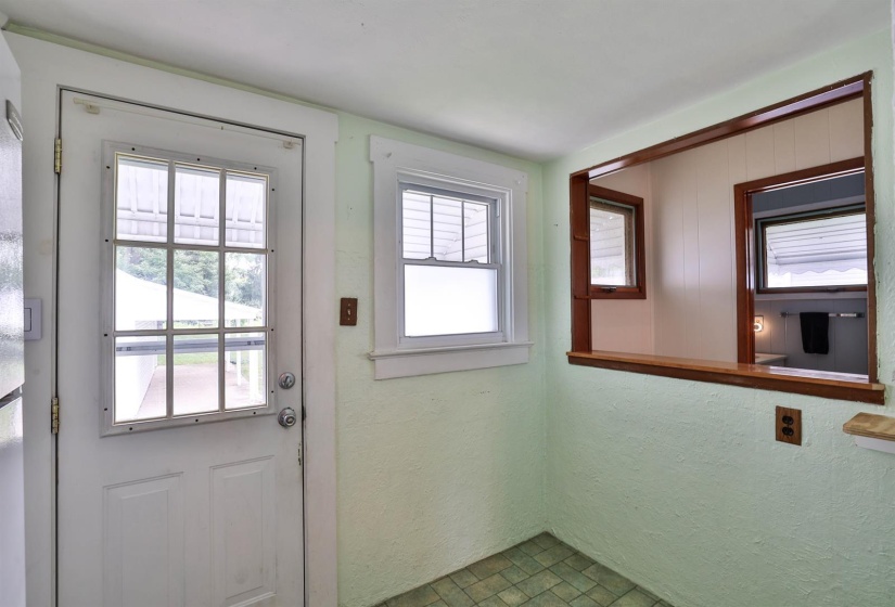 28-Breakfast-Room