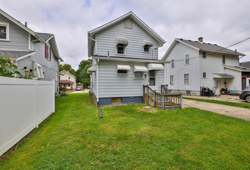189-Exterior-Rear