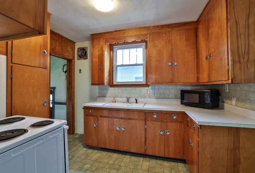 22-Kitchen
