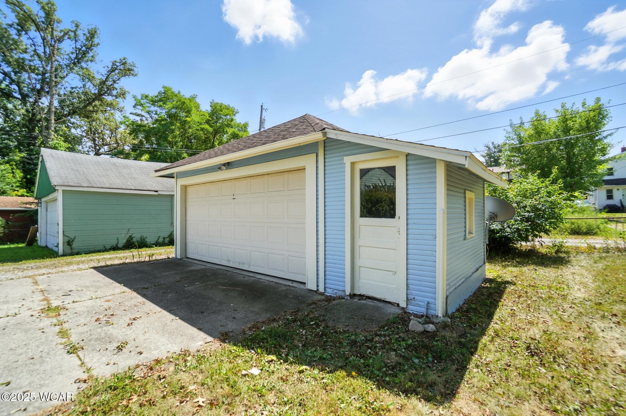 1521 Oakland Parkway, Lima, Ohio