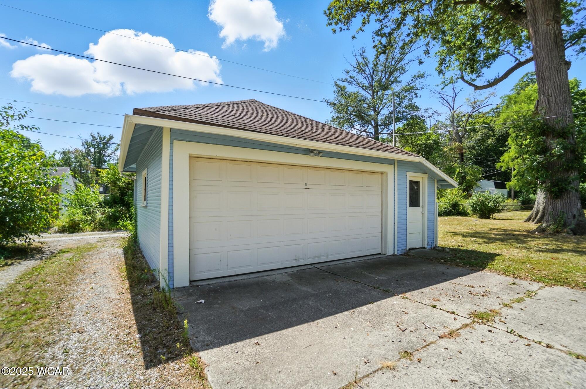 1521 Oakland Parkway, Lima, Ohio