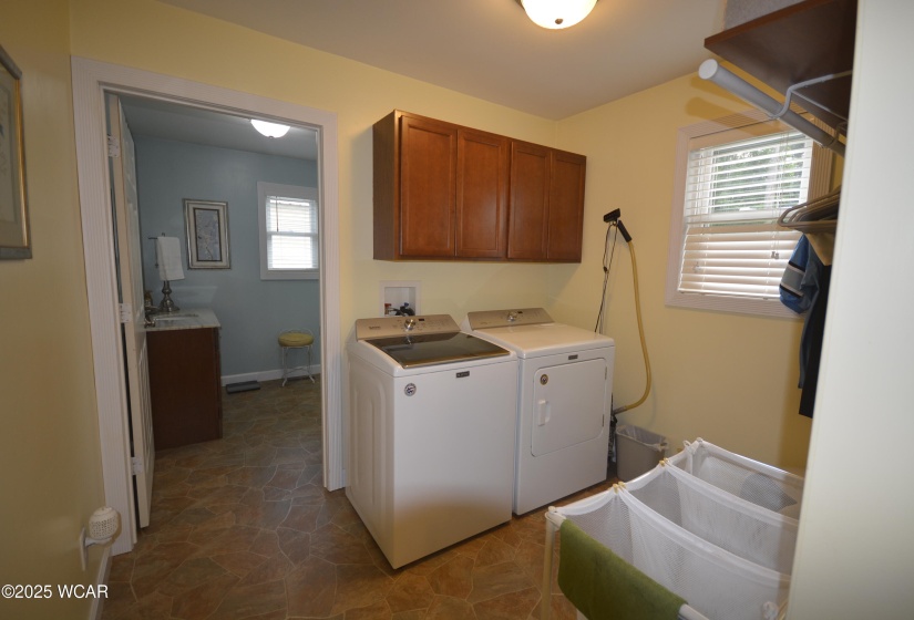208 Court Street, Wapakoneta, Ohio, 3 Bedrooms Bedrooms, ,2 BathroomsBathrooms,Residential,For Sale,Court,308053