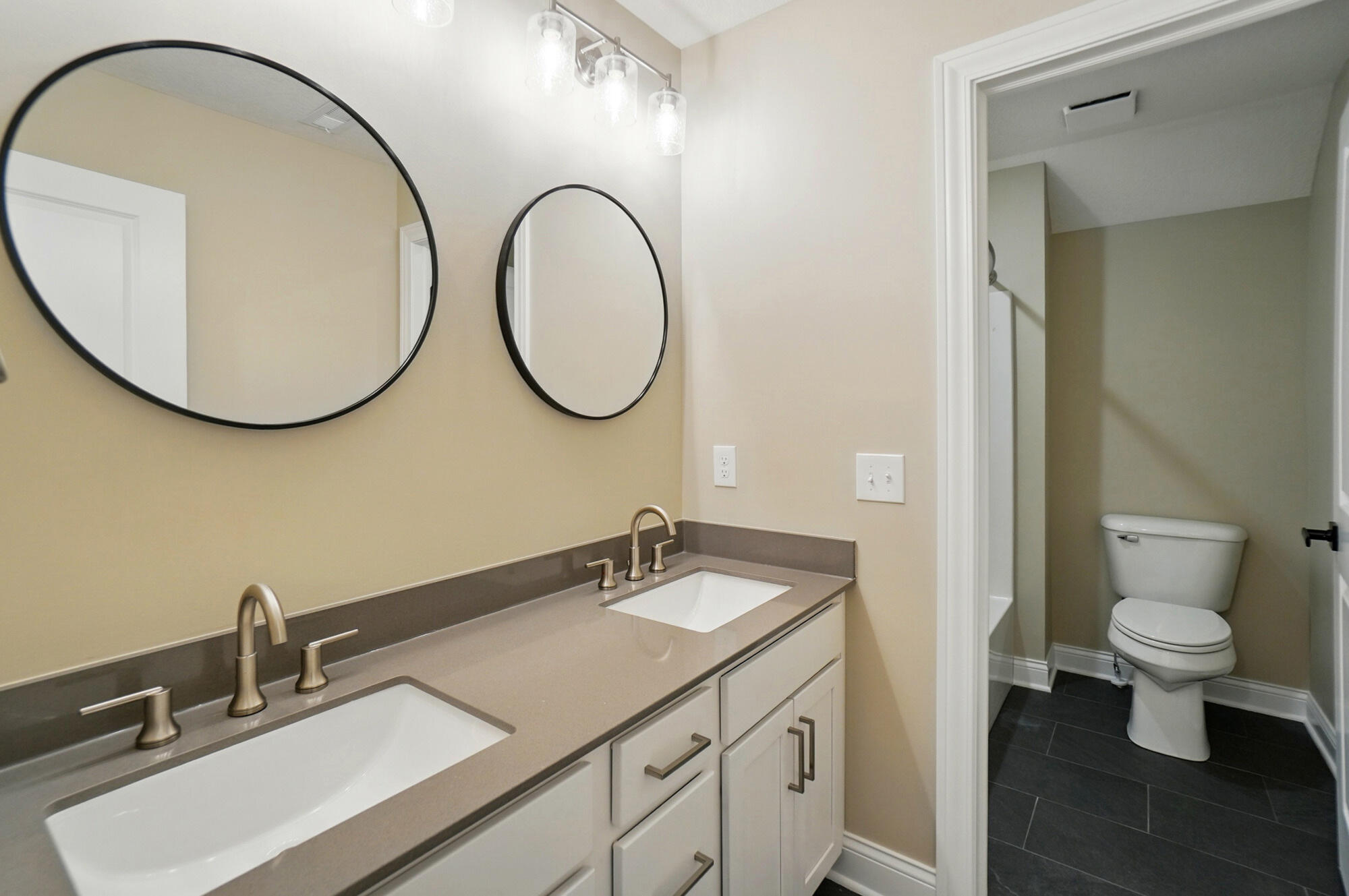 1509 Kingsgate Road, Springfield, Ohio 45502