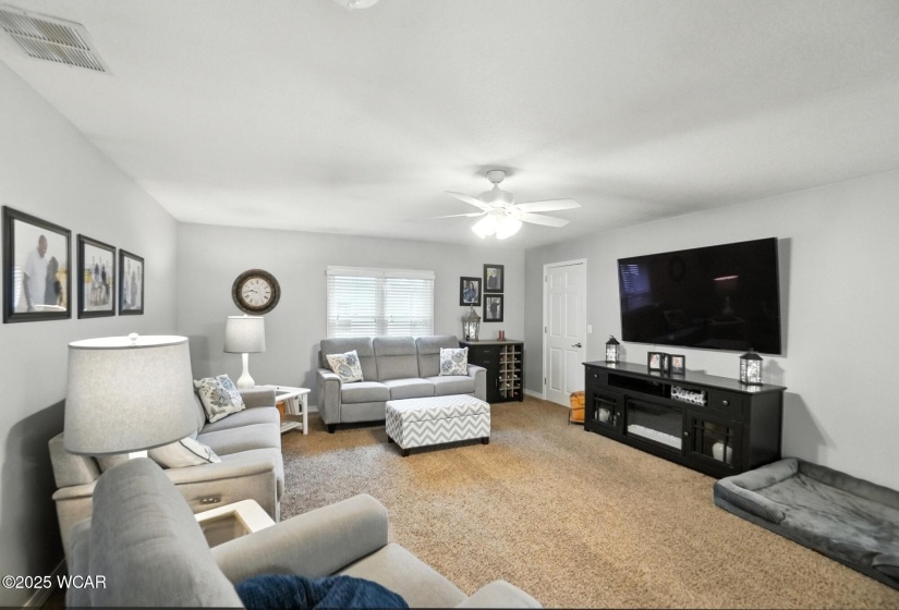 208 Elm Street, Convoy, Ohio, 4 Bedrooms Bedrooms, ,2 BathroomsBathrooms,Residential,For Sale,Elm,307996