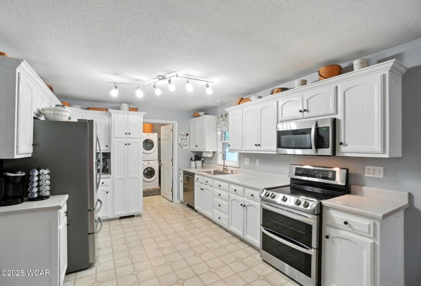 208 Elm Street, Convoy, Ohio, 4 Bedrooms Bedrooms, ,2 BathroomsBathrooms,Residential,For Sale,Elm,307996