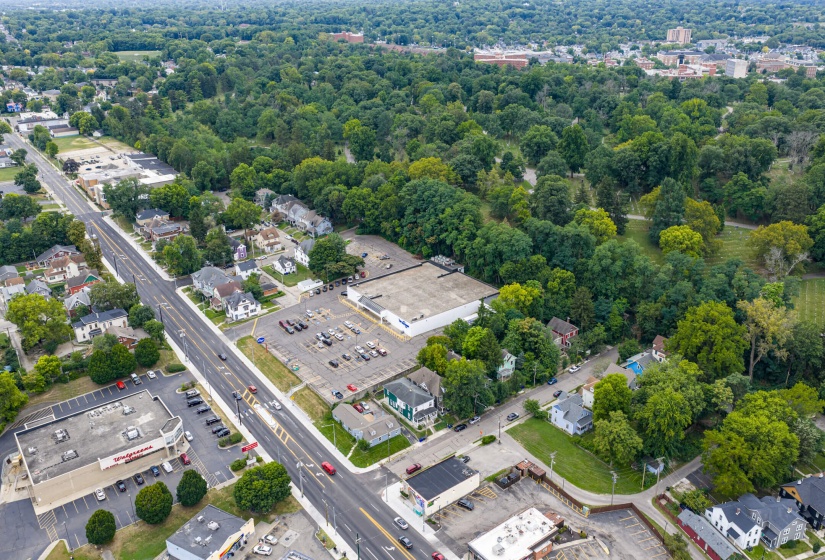 40 Greenwood-30