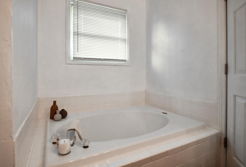 3386 Fairwood-26