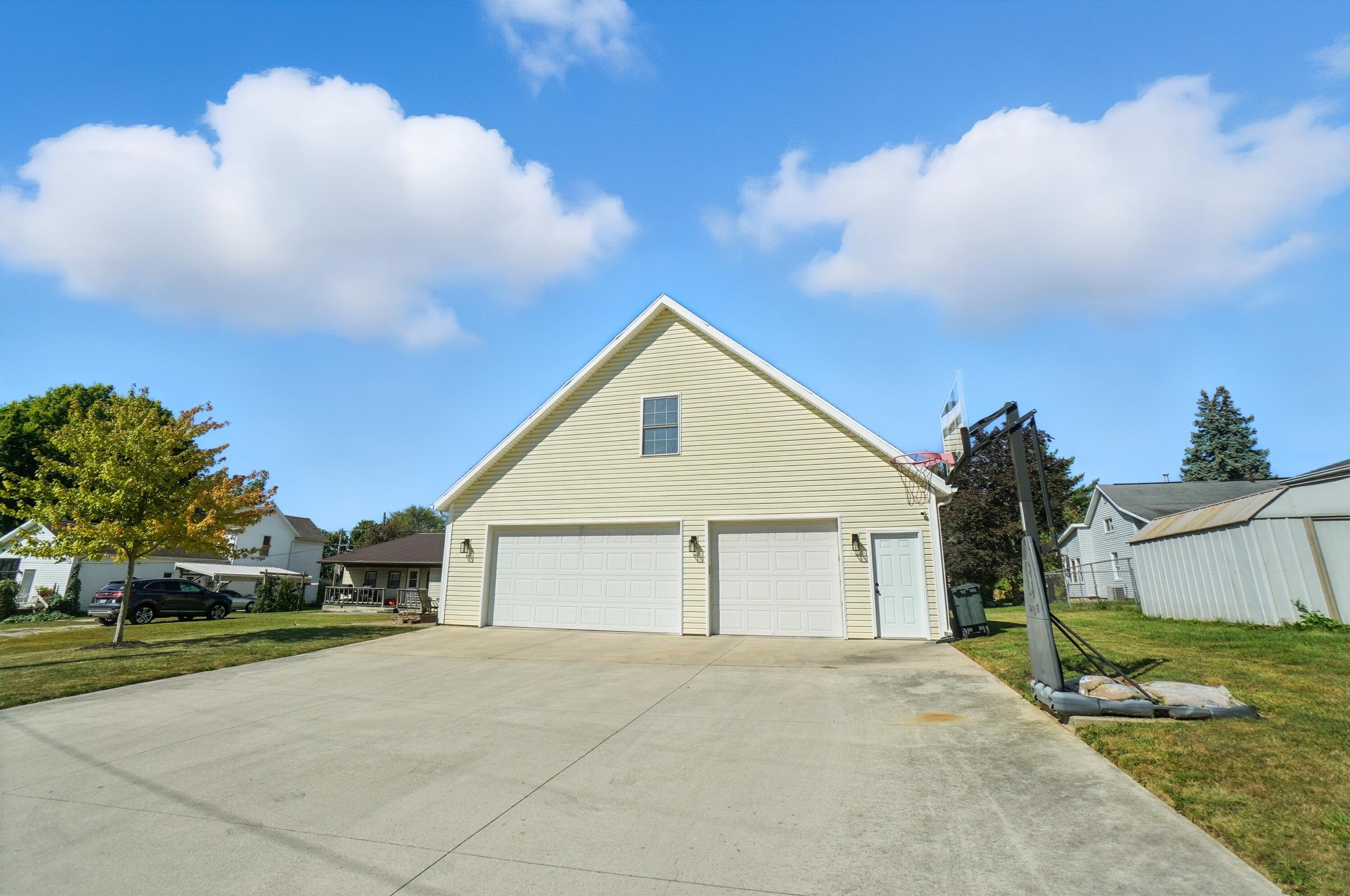 602 Murray Street, Wapakoneta, Ohio 45895