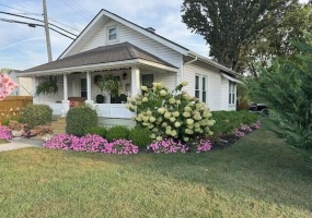 10 Ross Street, Troy, Ohio 45373, 3 Bedrooms Bedrooms, ,1 BathroomBathrooms,Residential,For Sale,Ross,1041079