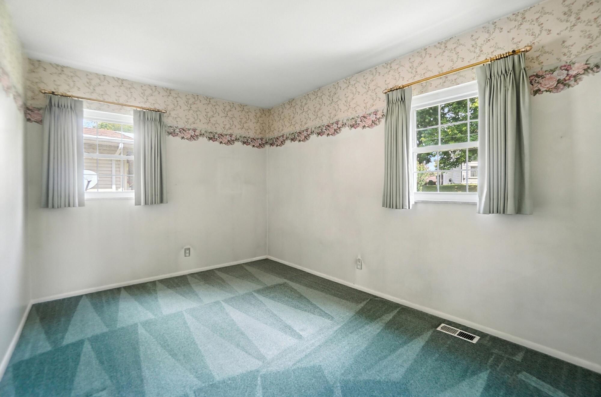2900 Hyannis Drive, Springfield, Ohio 45503