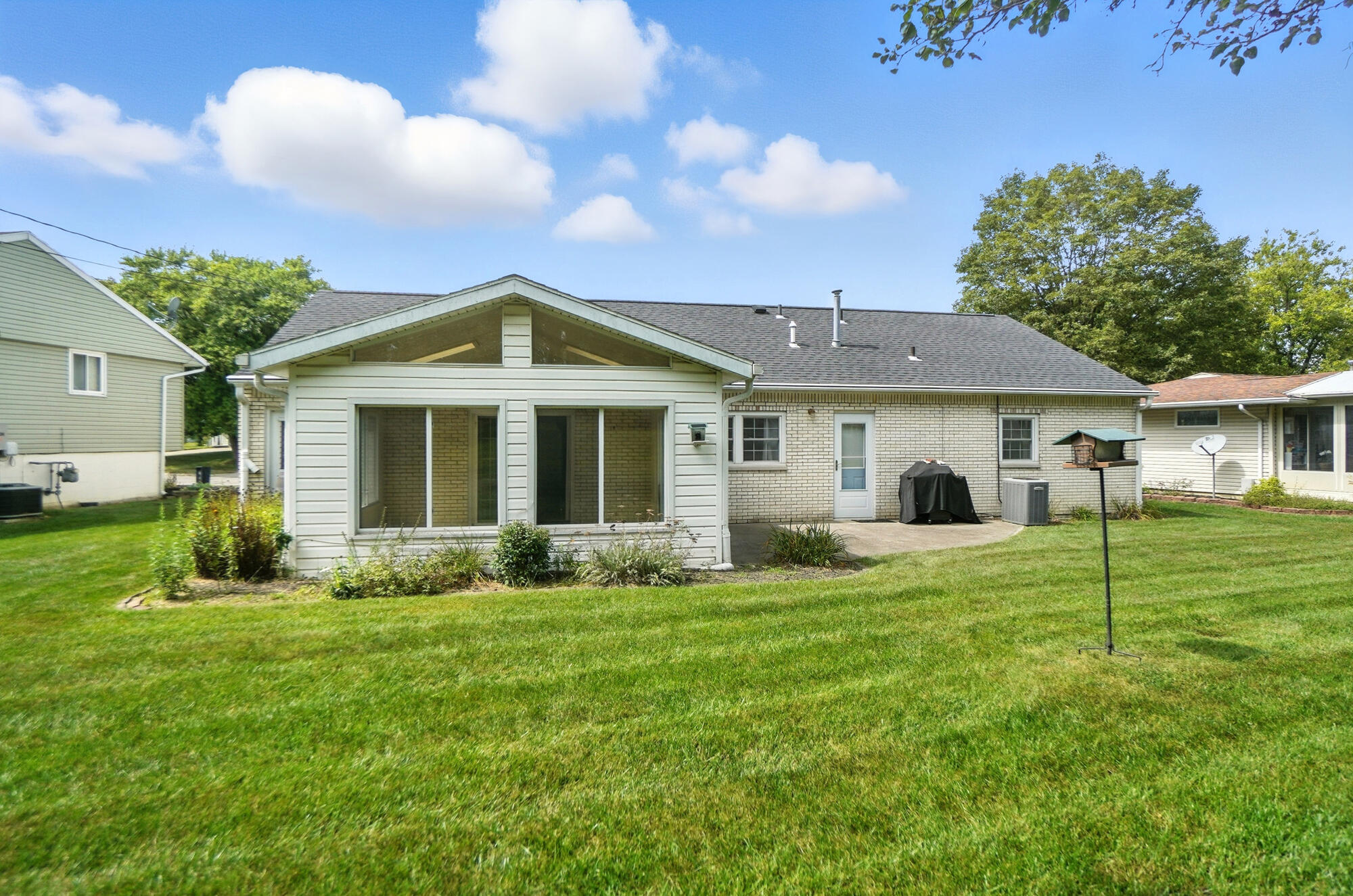 2900 Hyannis Drive, Springfield, Ohio 45503