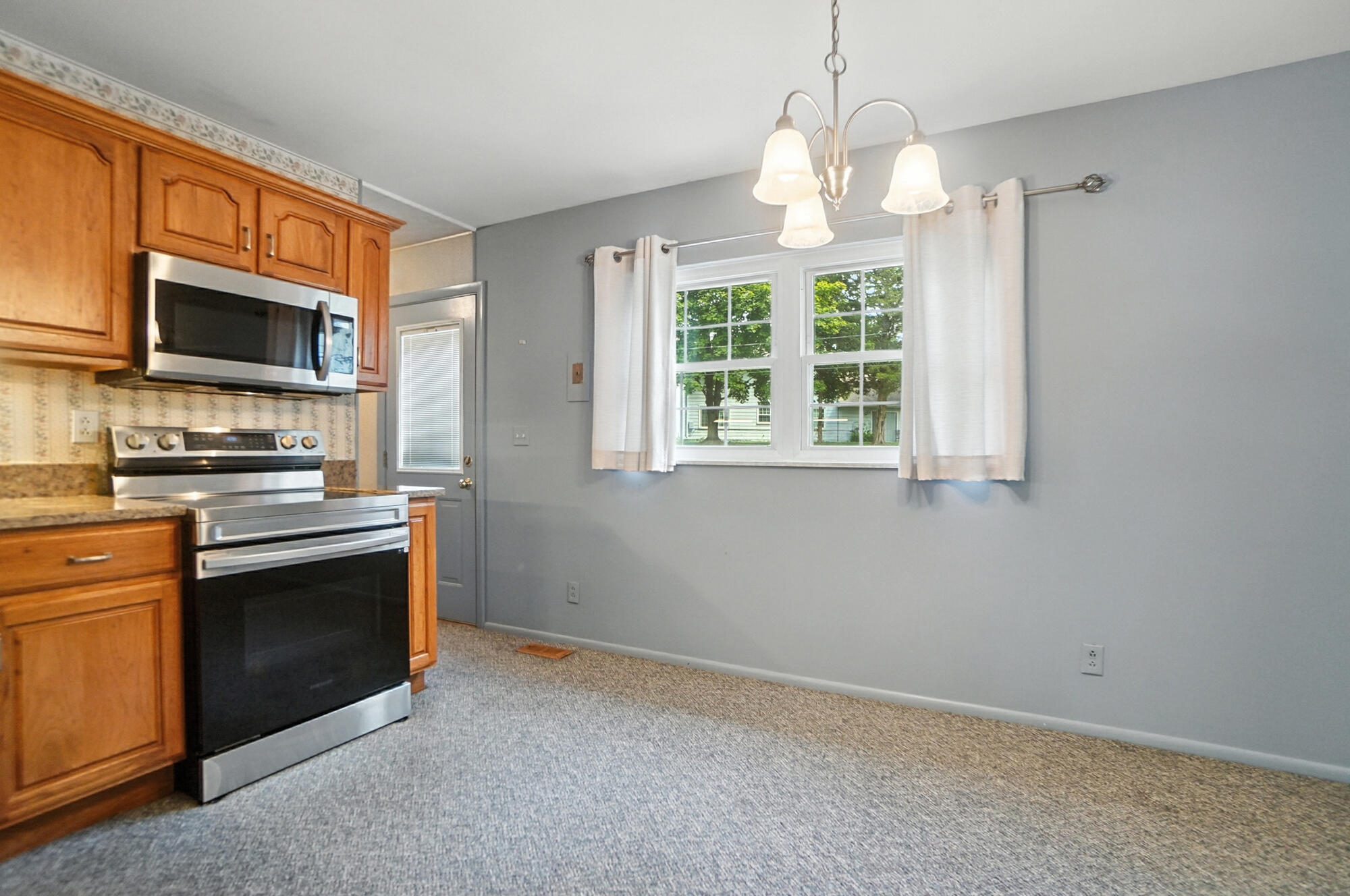 2900 Hyannis Drive, Springfield, Ohio 45503