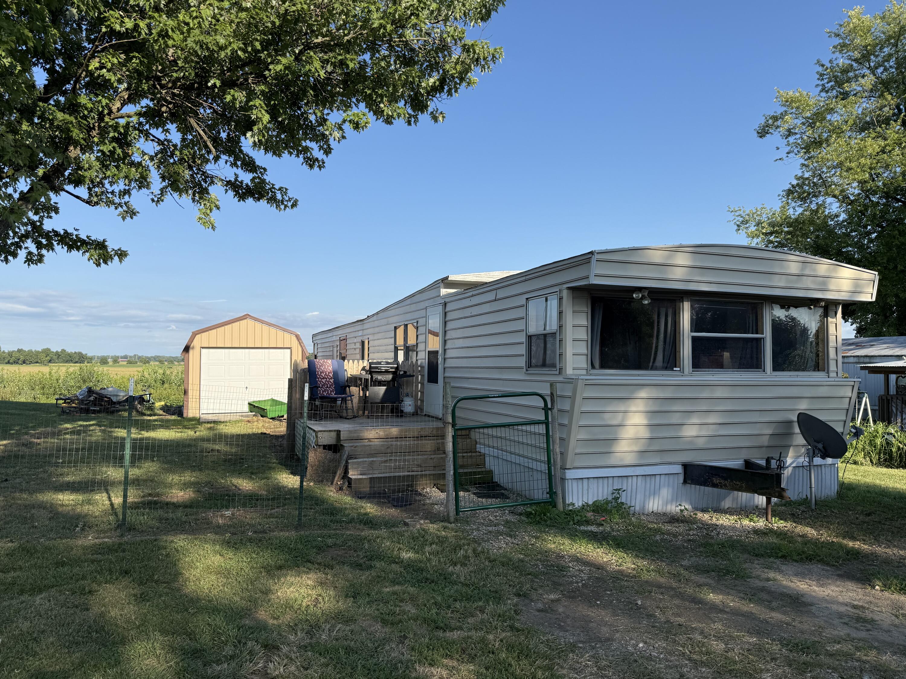 1738 Newlove Road, South Charleston, Ohio 45368