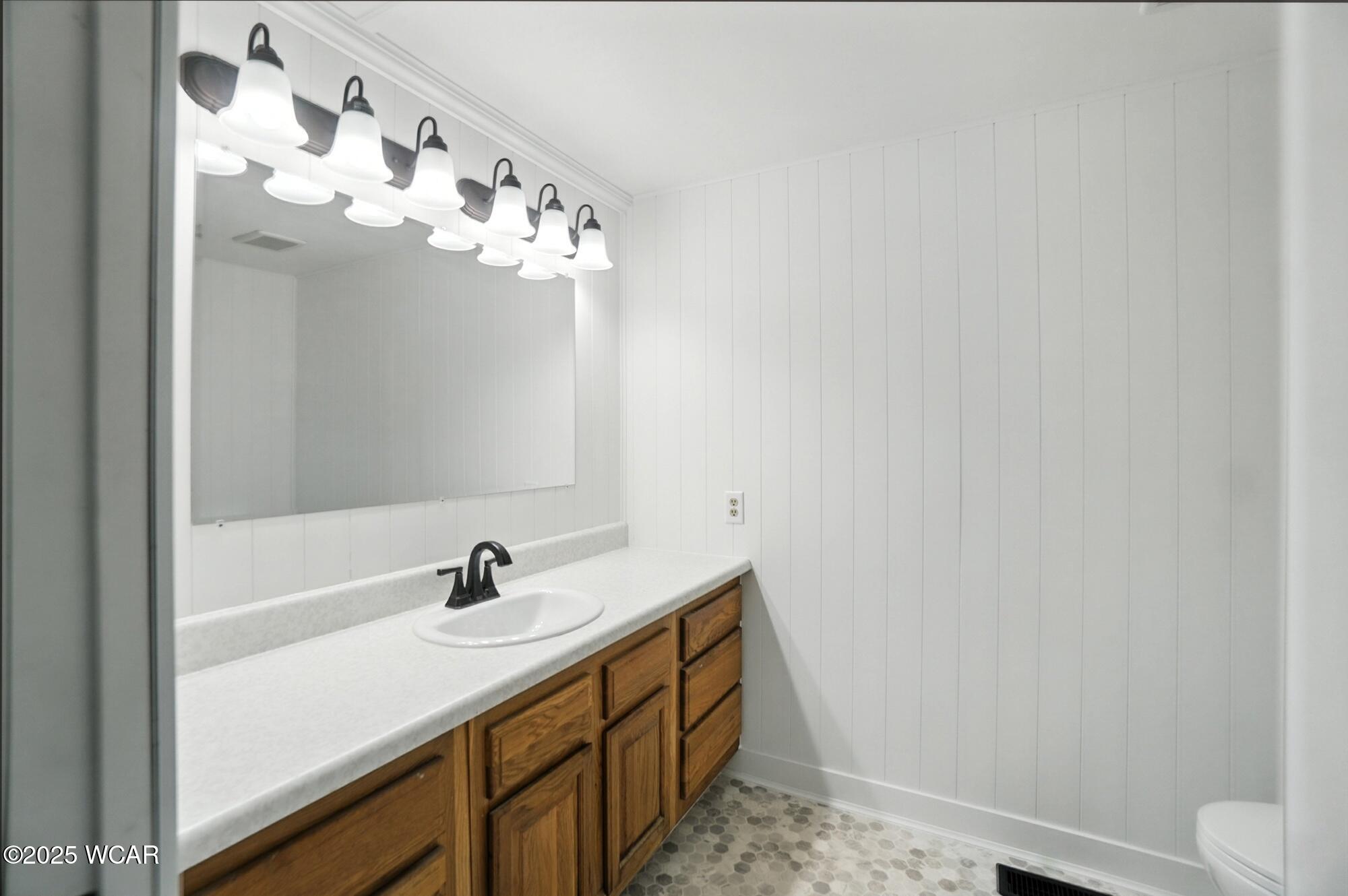 220 Parklane Dr., Cairo, Ohio