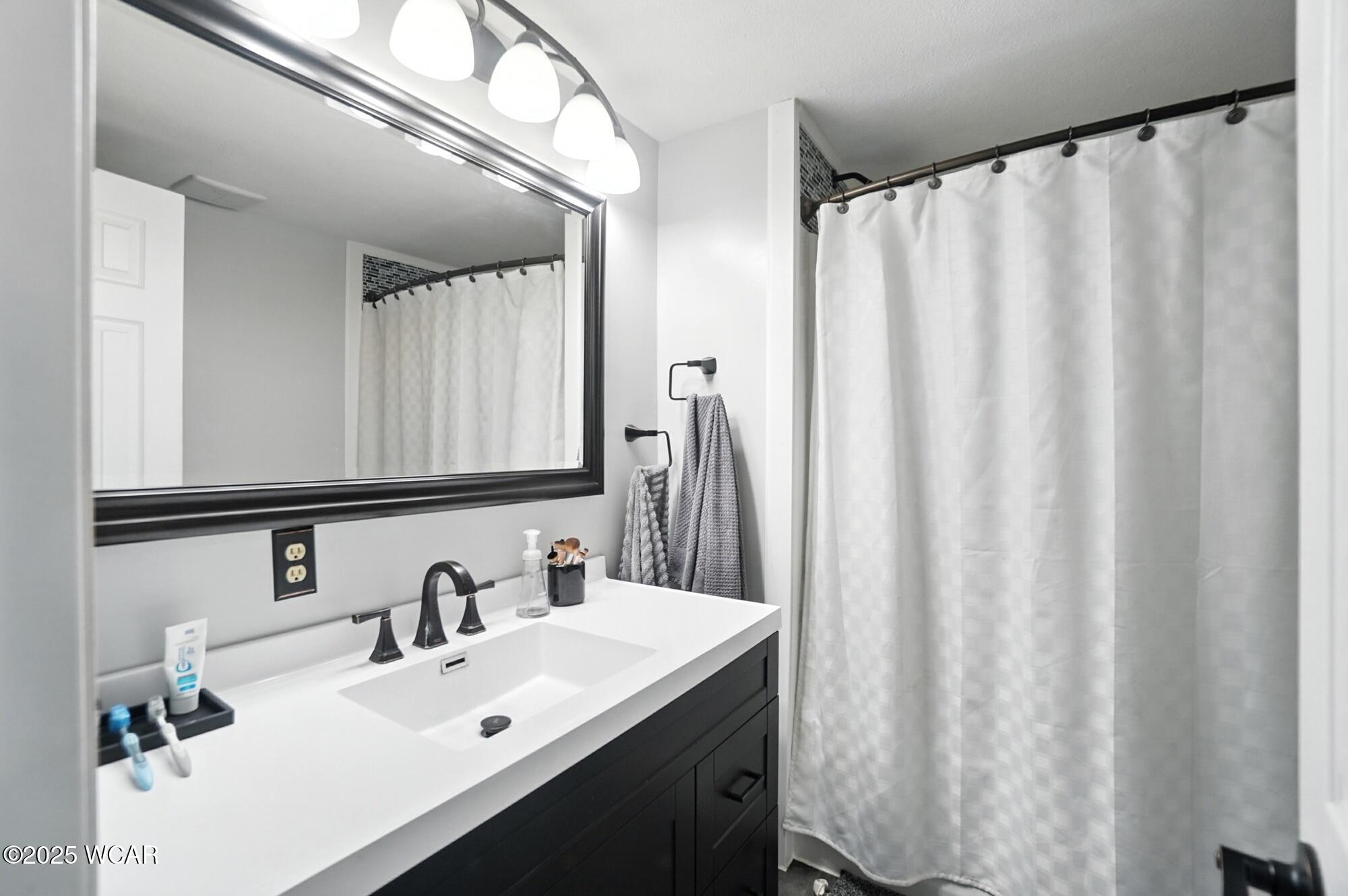 220 Parklane Dr., Cairo, Ohio