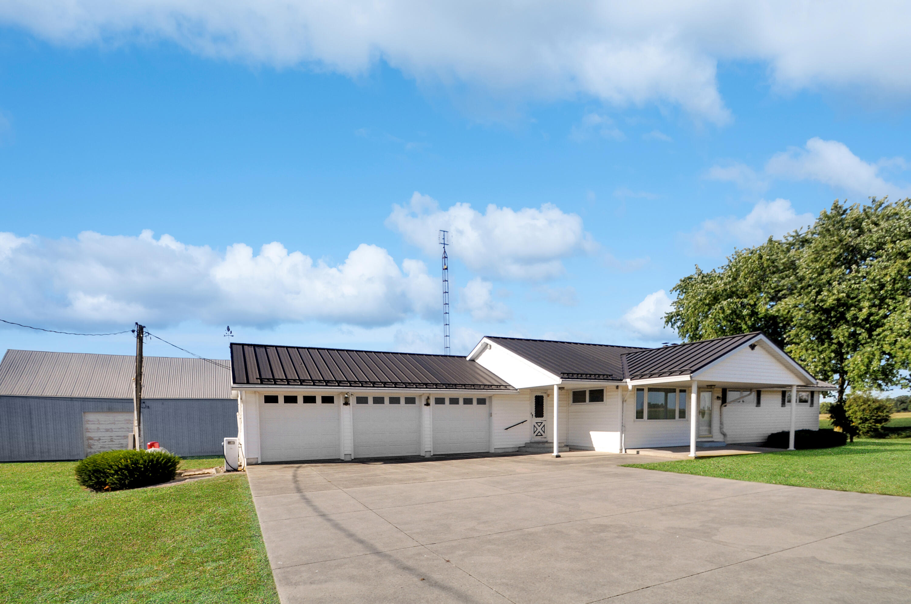 3709 Rossburg Lightsville Road, Rossburg, Ohio 45362