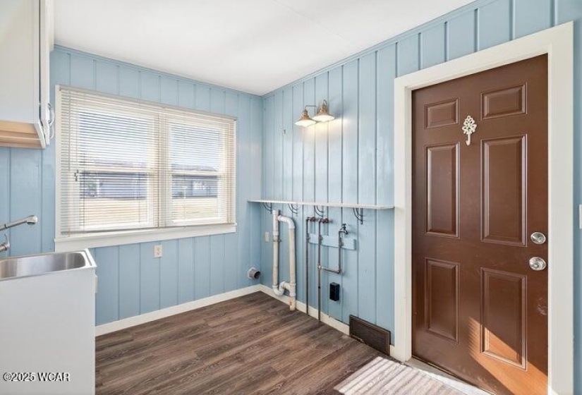 503 Main Street, Jackson Center, Ohio, 3 Bedrooms Bedrooms, ,1 BathroomBathrooms,Residential,For Sale,Main,308141