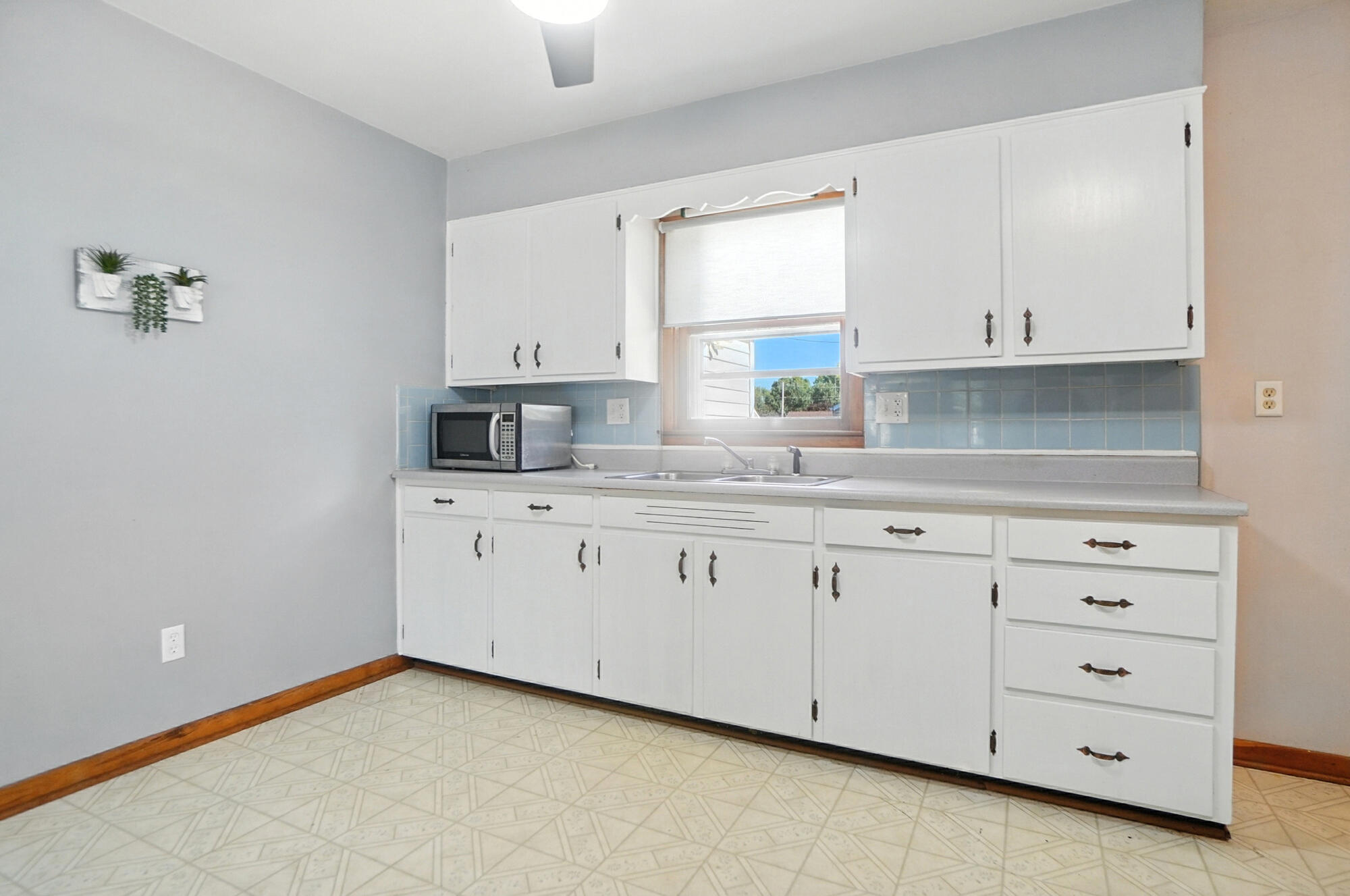 346 Sweetman Avenue, Urbana, Ohio 43078