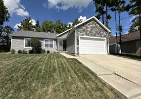 1413 Pinewood Court, Bellefontaine, Ohio 43311, 3 Bedrooms Bedrooms, ,2 BathroomsBathrooms,Residential,For Sale,Pinewood,1041136