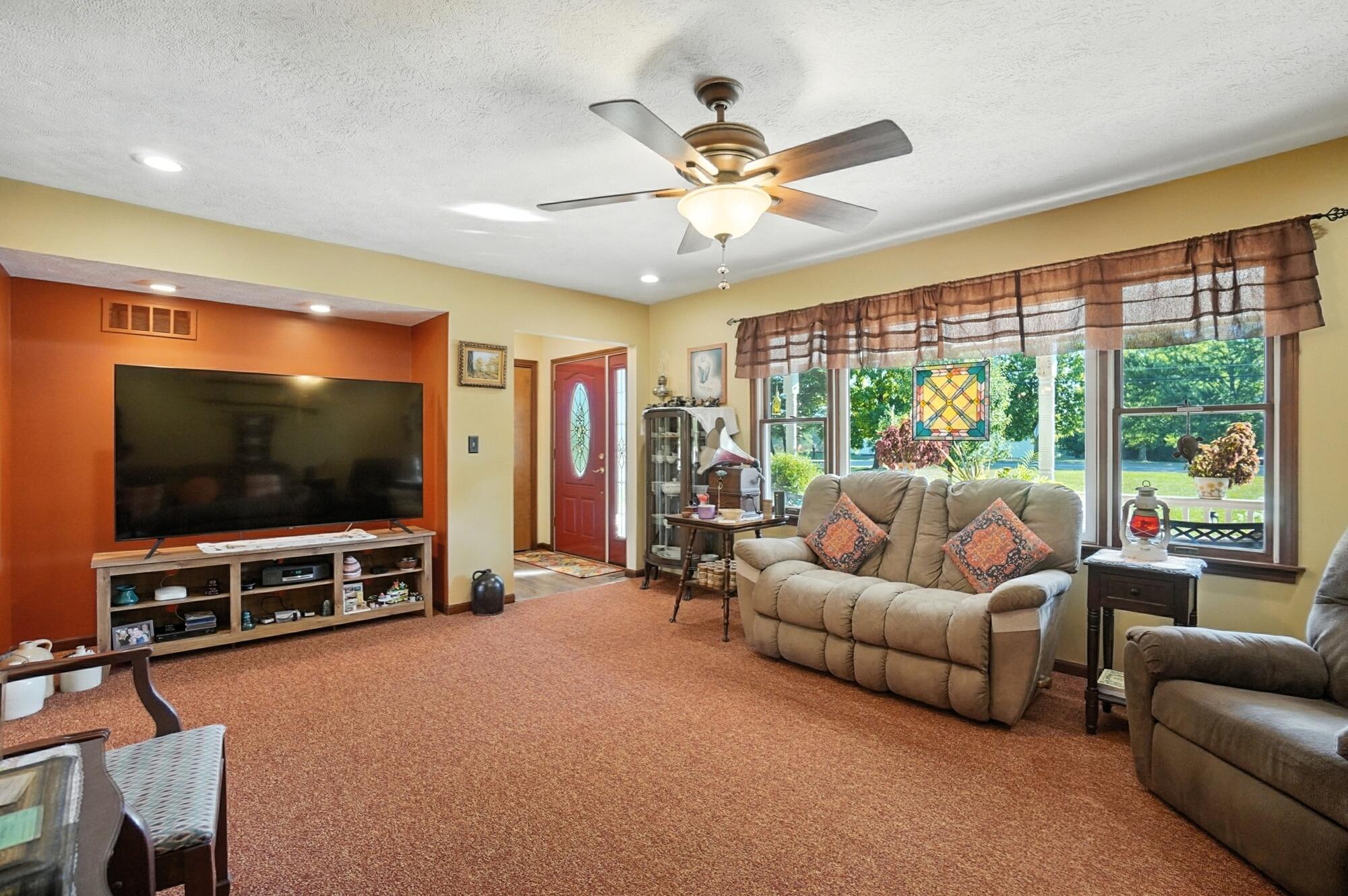 1616 Echo Lake Drive, Piqua, Ohio 45356