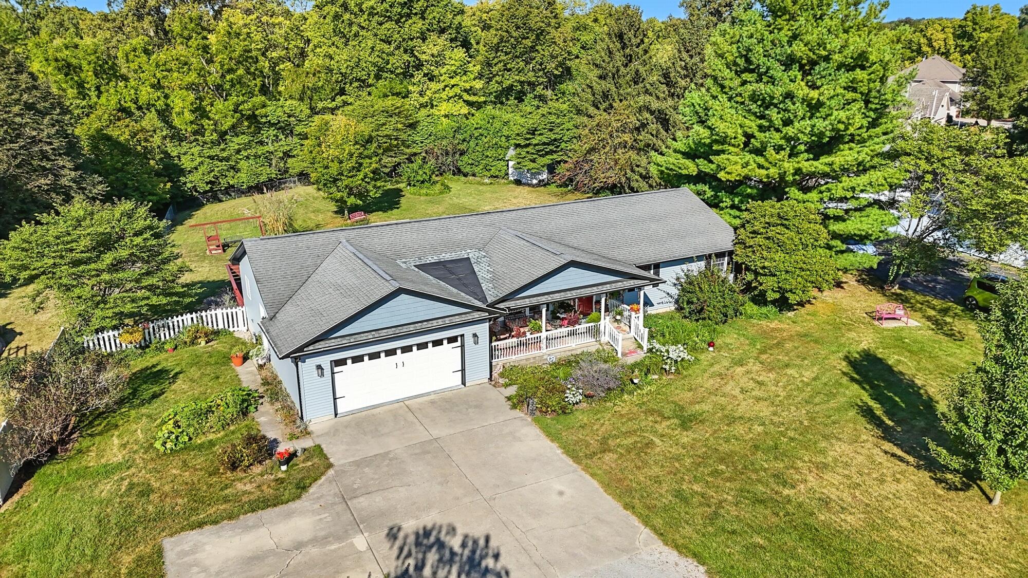 1616 Echo Lake Drive, Piqua, Ohio 45356