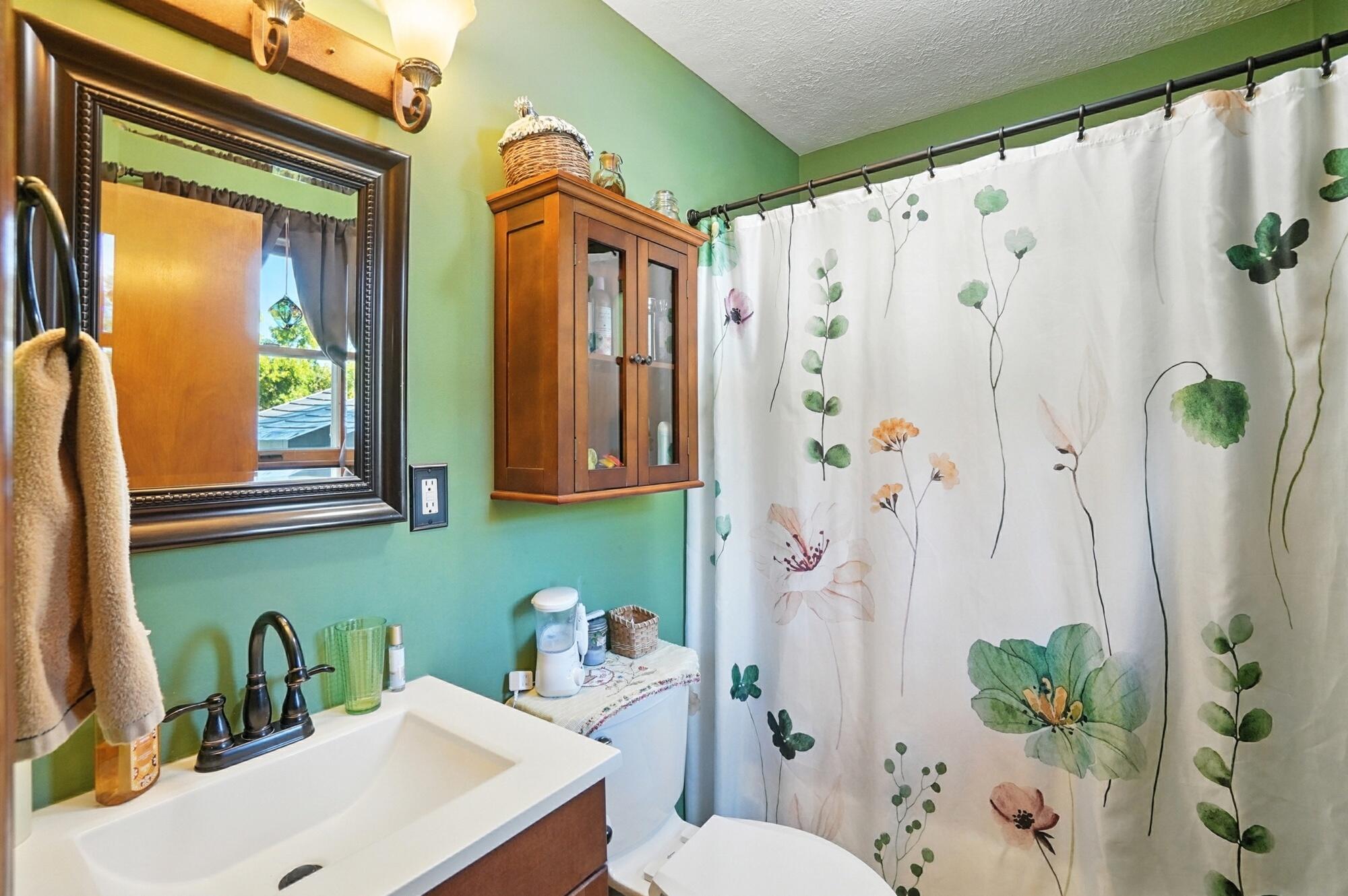 1616 Echo Lake Drive, Piqua, Ohio 45356