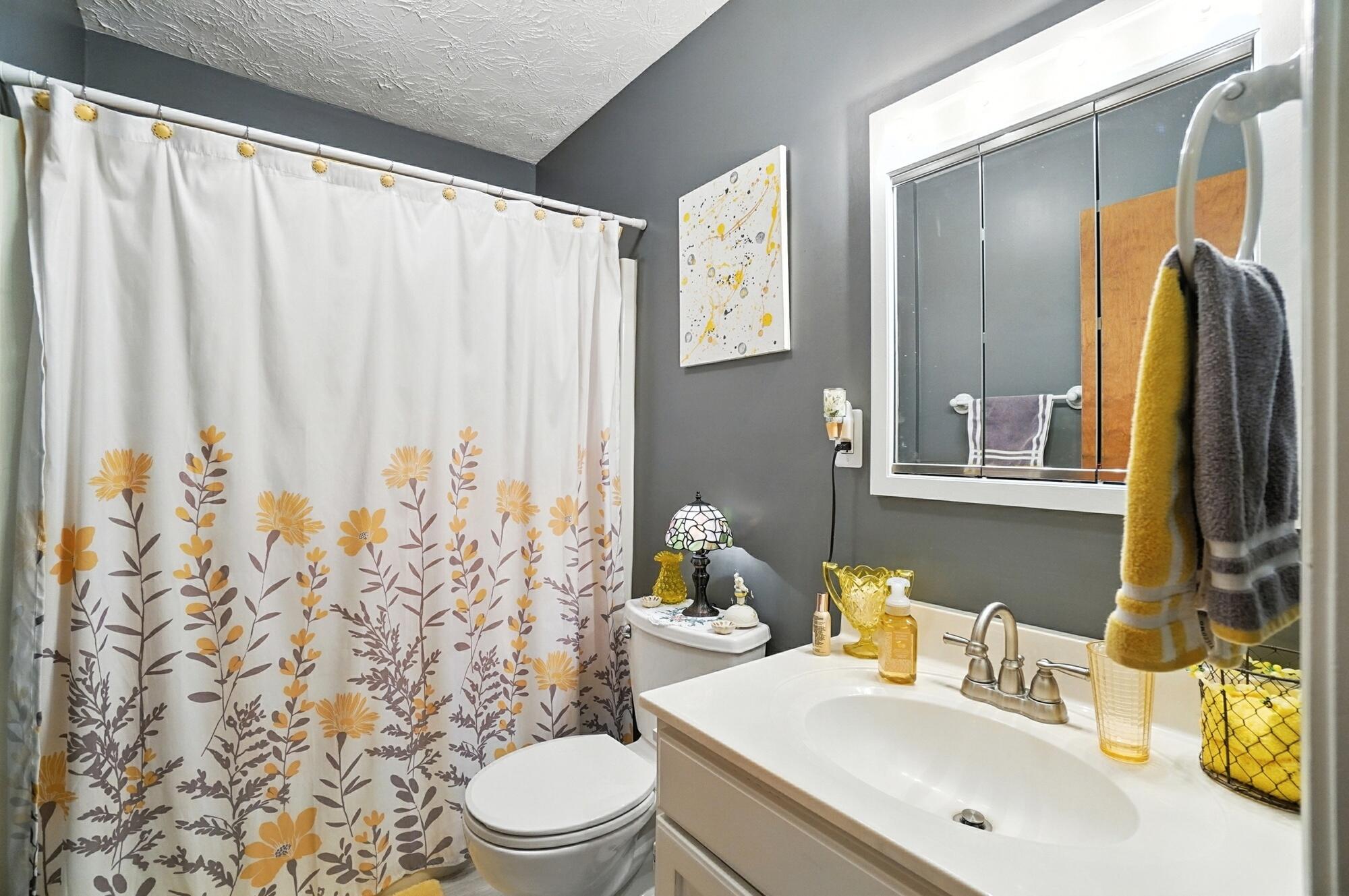 1616 Echo Lake Drive, Piqua, Ohio 45356