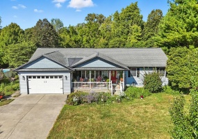 1616 Echo Lake Drive, Piqua, Ohio 45356, 4 Bedrooms Bedrooms, ,2 BathroomsBathrooms,Residential,For Sale,Echo Lake,1041138