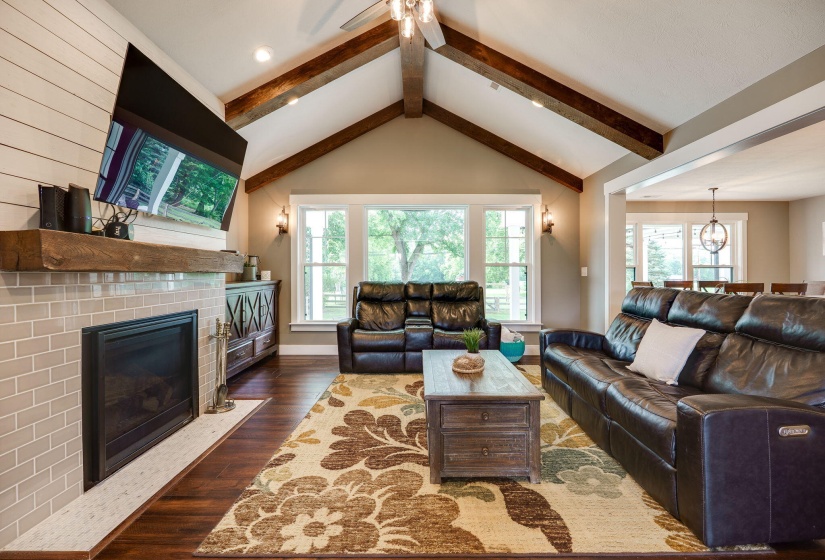 14-web-or-mls-2386-lefevre-rd