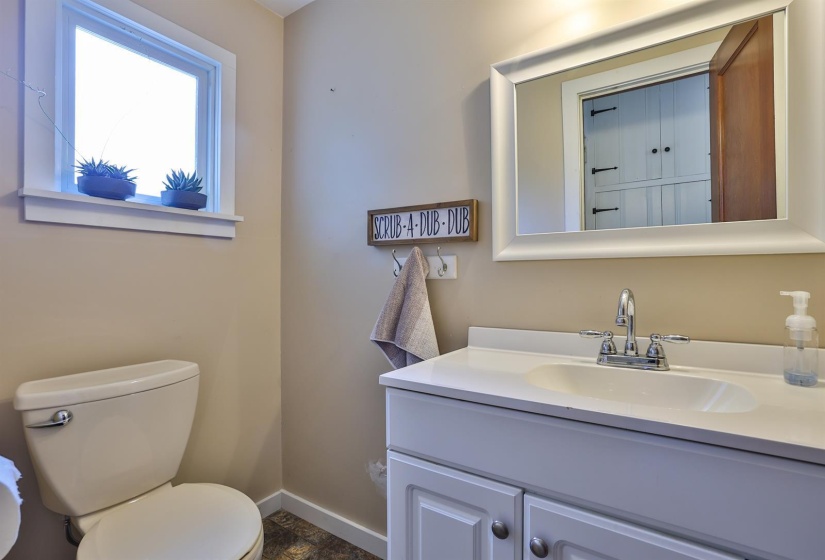 87-Powder-Room