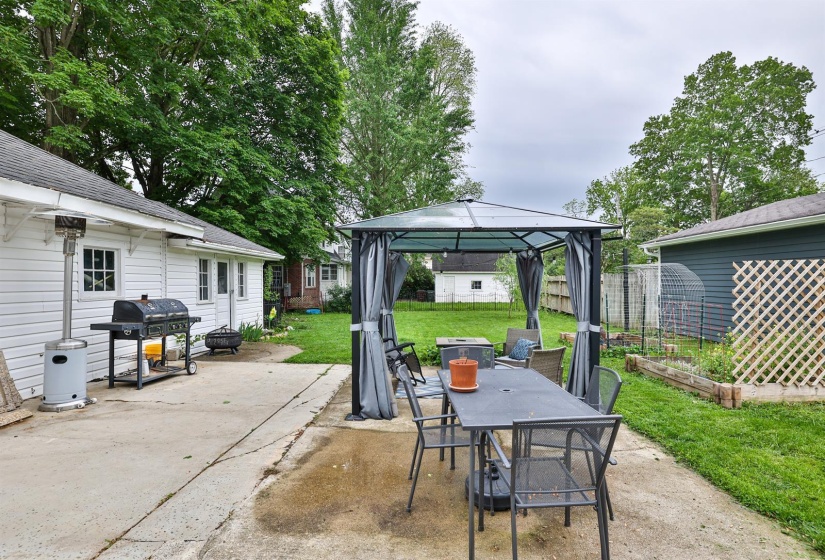122-Patio