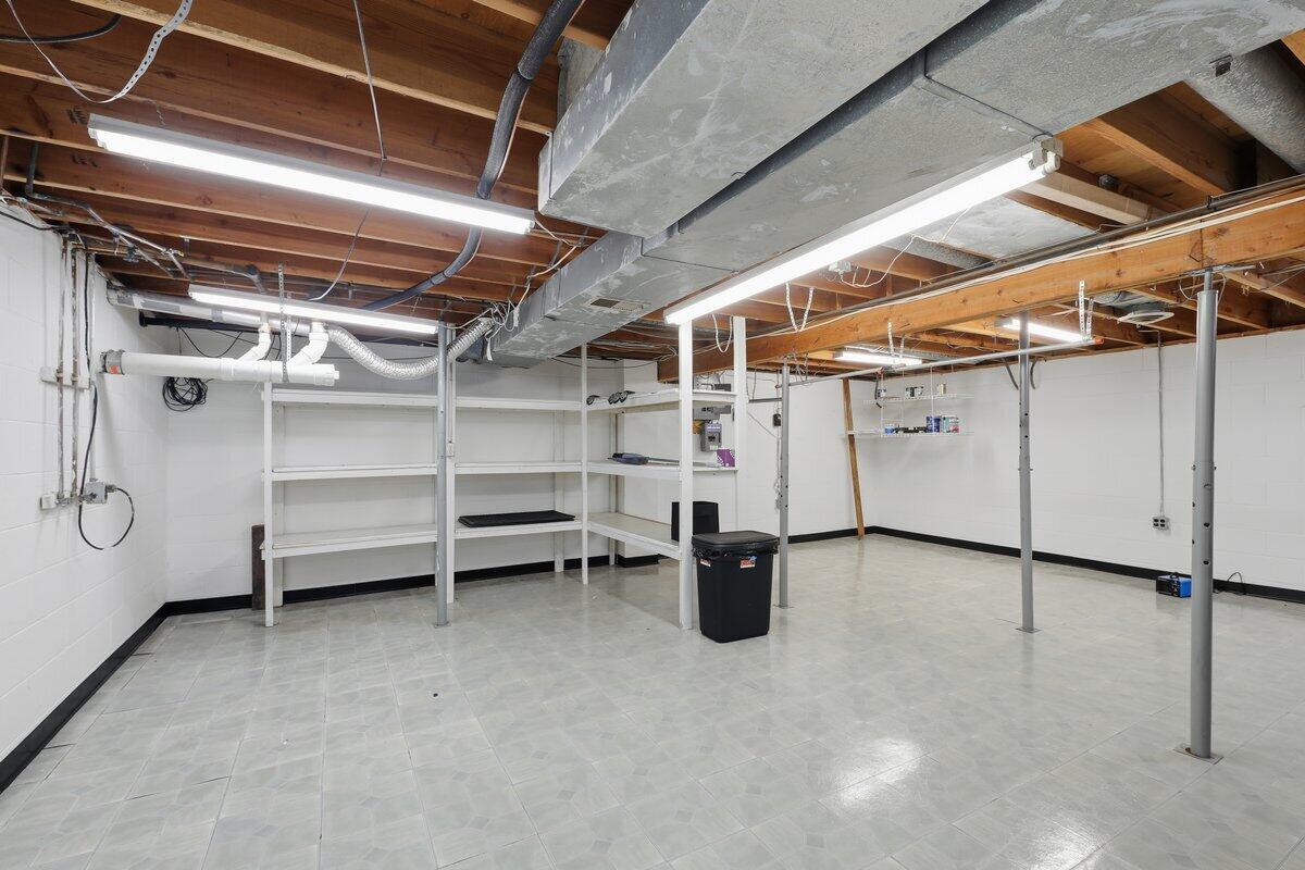 703 Dorchester Dr Drive, Springfield, Ohio 45506