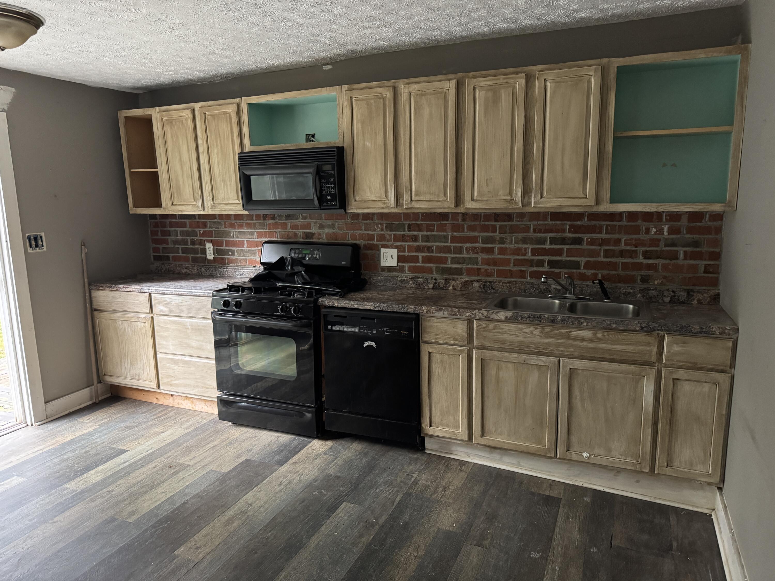 2422 Lexington Avenue, Springfield, Ohio 45505