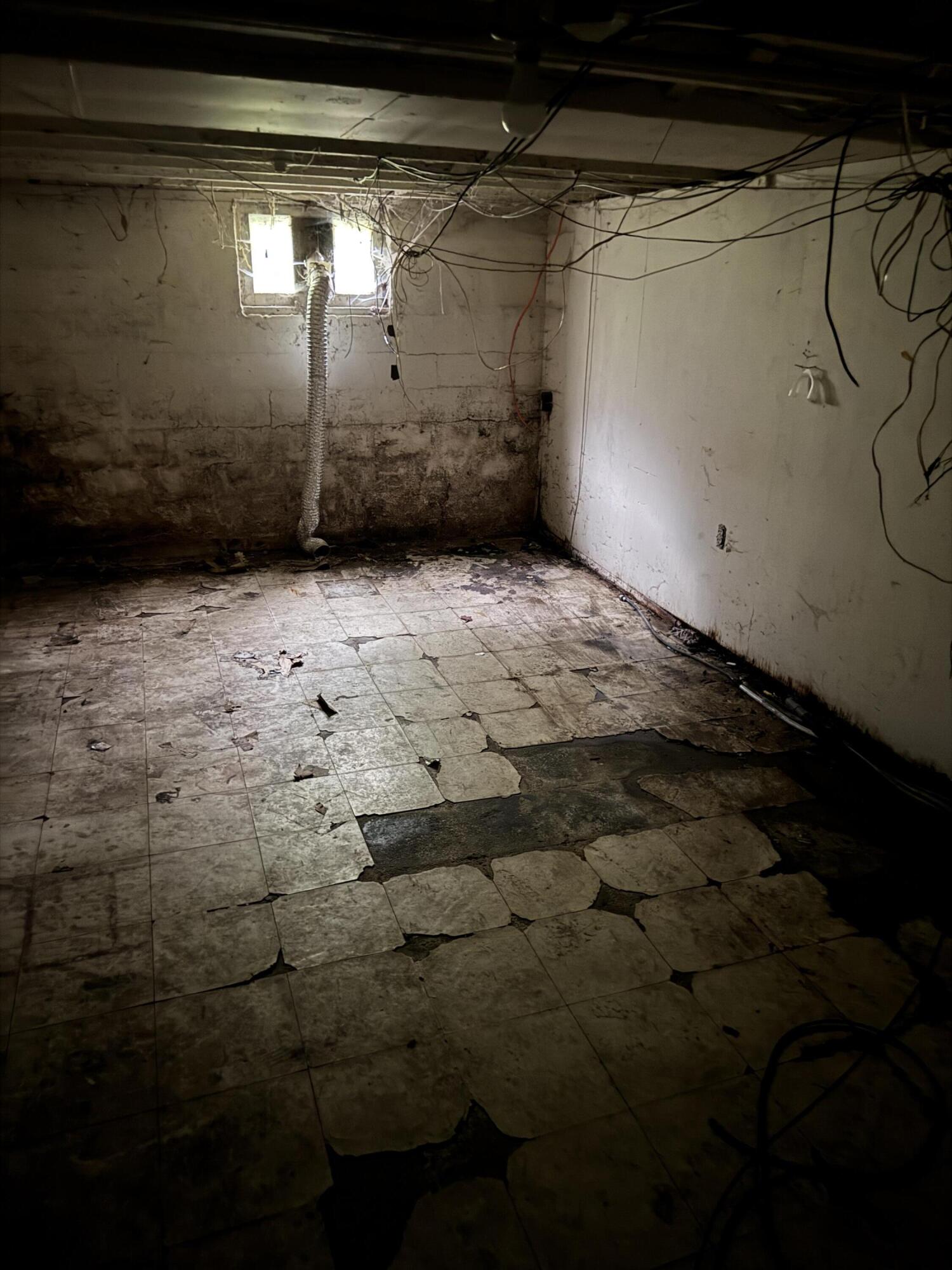 2422 Lexington Avenue, Springfield, Ohio 45505