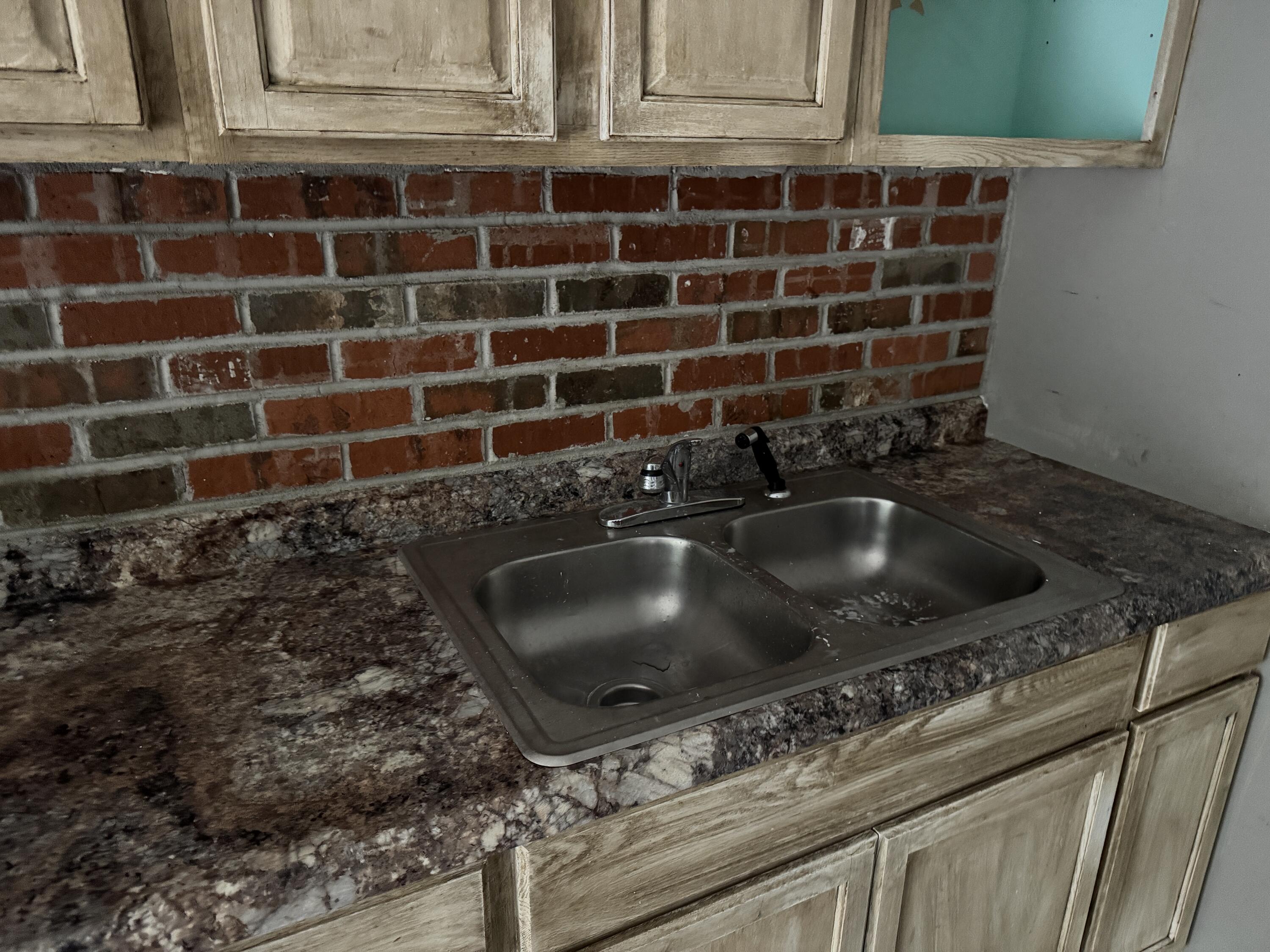 2422 Lexington Avenue, Springfield, Ohio 45505